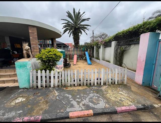 7 BEDROOM HOUSE FOR SALE IN ORANGE GROVE